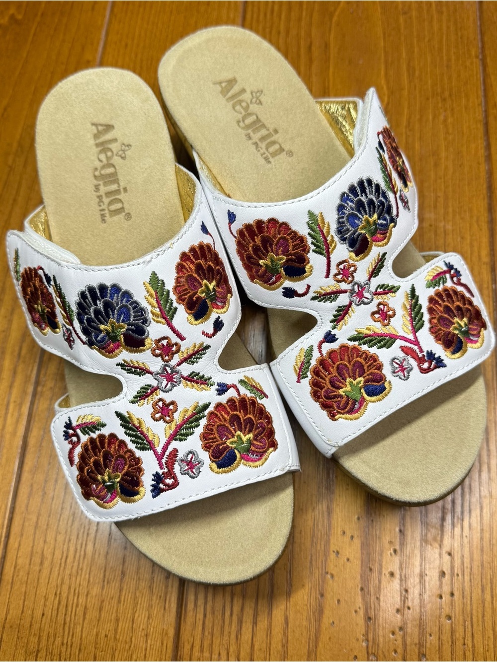 Alegria Embroidered Floral Wedge Sandals | Size 40 (US 9-9.5) | White Leather